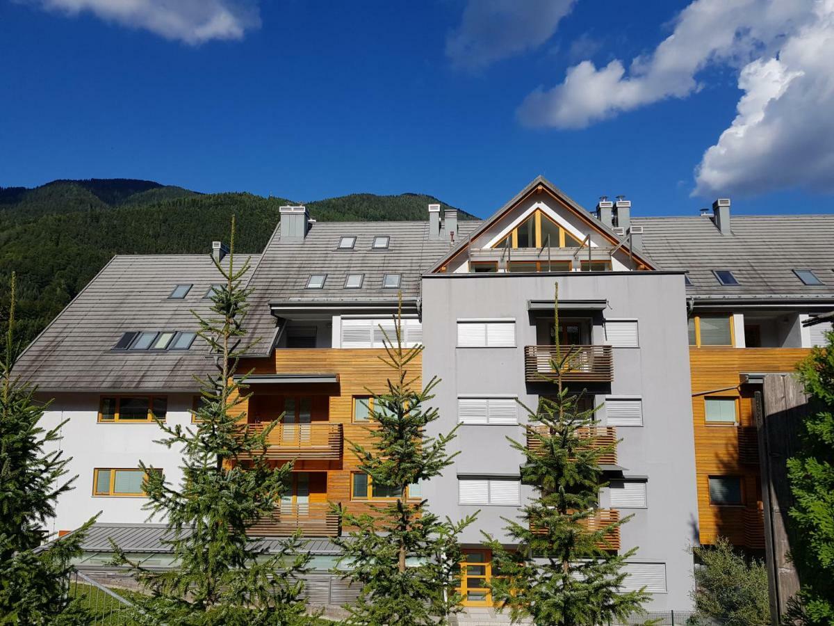 Yellow Apartma Kranjska Gora Apartment Exterior photo